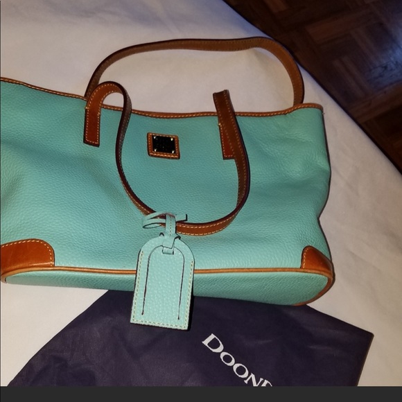 Dooney & Bourke Pebbled Leather Tote. - Picture 2 of 7